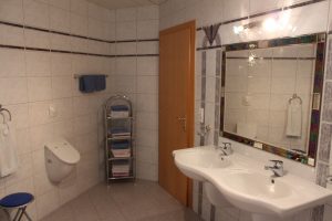 Badezimmer Ferienwohnung 130m² Waschbecken